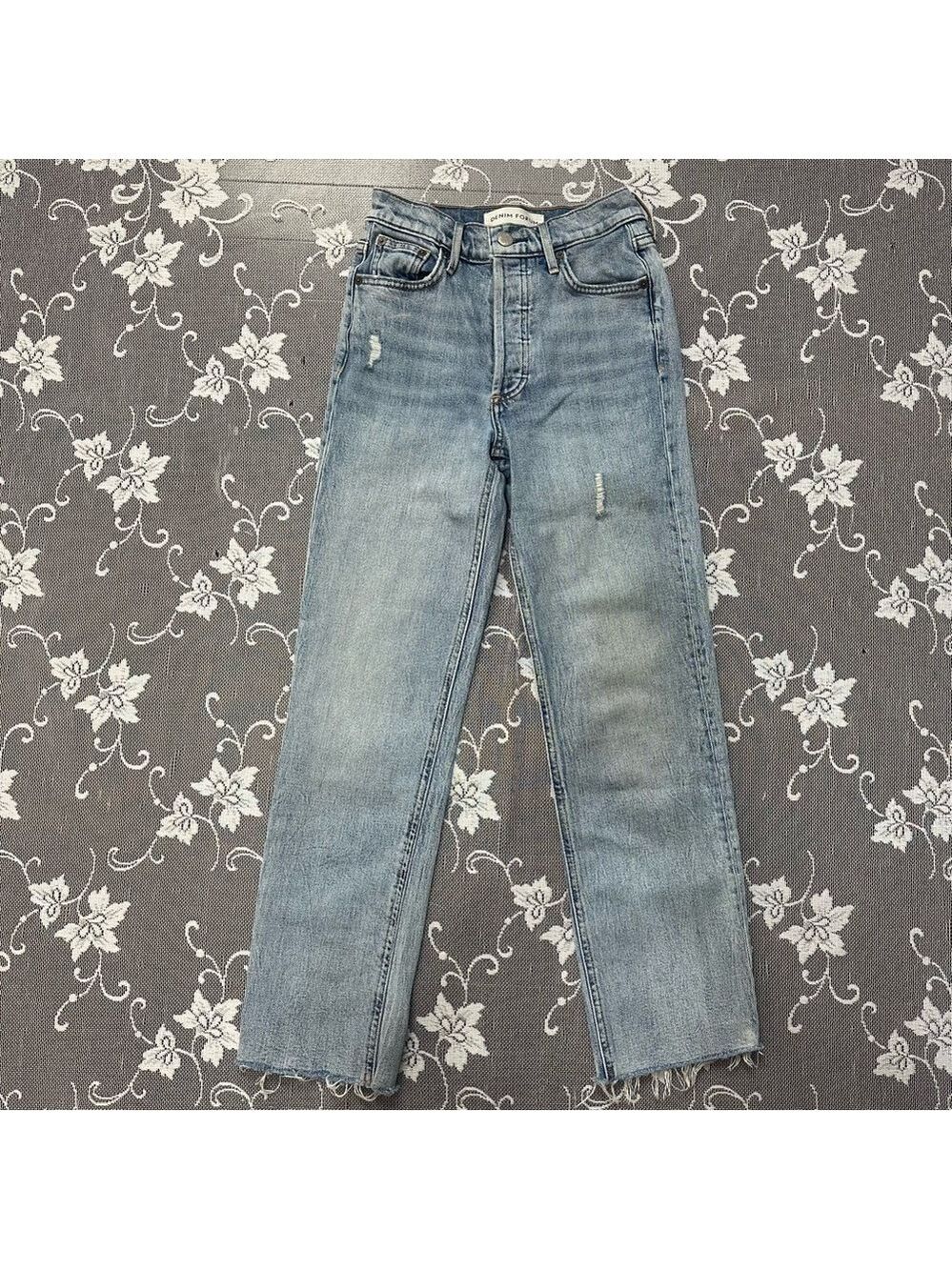 Aritzia Denim Forum The Arlo High Rise
Straight Raw Hem Sz 23